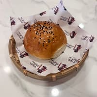 65) Hamburger Roll