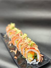 Itamai Royal Salmon Roll