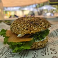 בייגל שמנת וסלמון