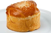 בריוש גבינה ואוכמניות