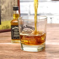  215) Glass Jack Daniel’s 