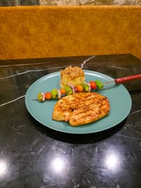 31) Grilled Chicken Breast Plate