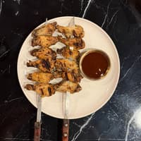 2 Chicken wings skewers